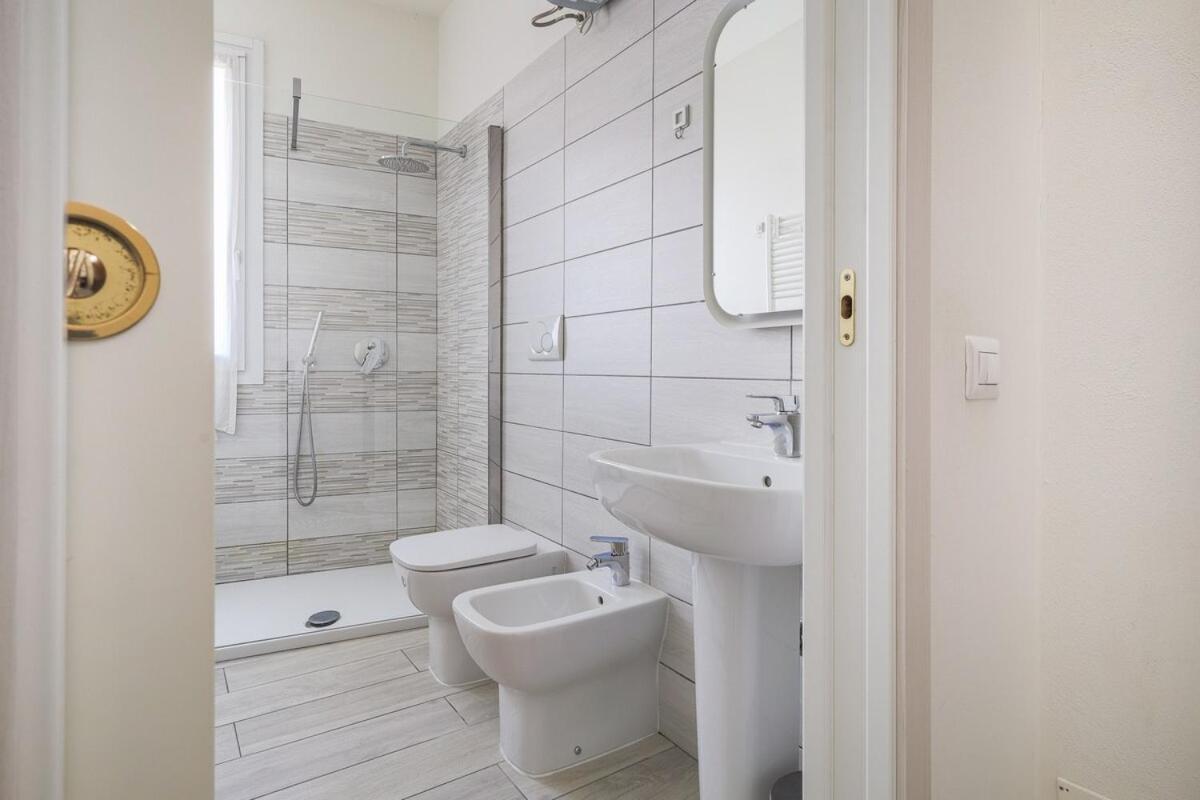 Jacuzzi & Relax - Casa Indipendente 20Min Da Milano Villa Zelo Buon Persico Ngoại thất bức ảnh